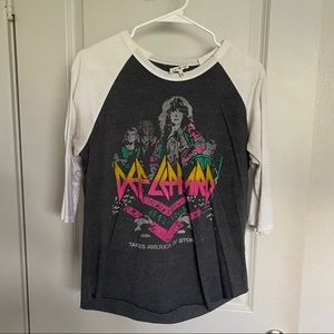 Def Leppard baseball tee